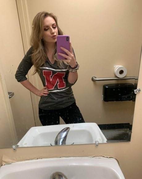 Pumasbutthole model pornographic galleries