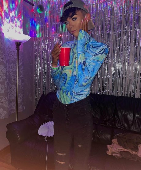 dolladills pornographic star image