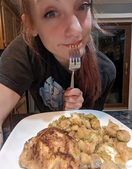 theradicalfox pretty actress pic