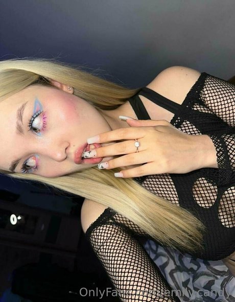 kitty wife onlyfans art naked photo