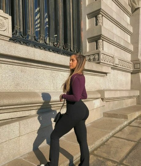 analisboa model hot image