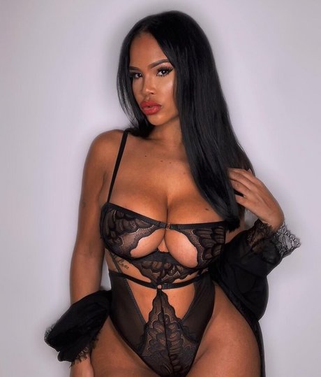 petite teen onlyfans exclusive image