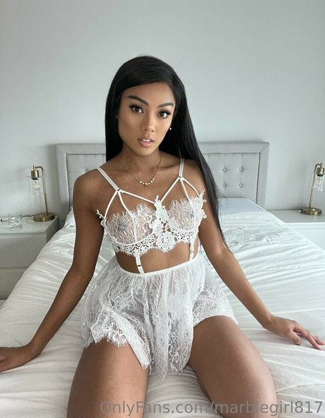 huge shemale onlyfans sexy nude image