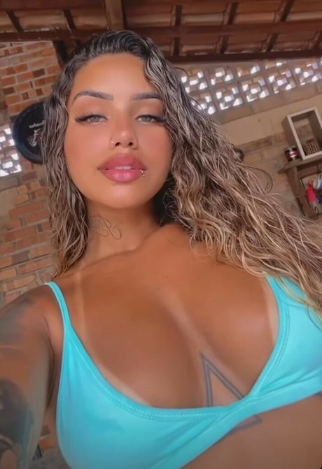 Muito Linda star top archive