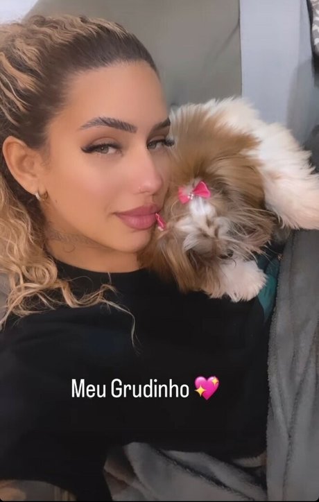 Muito Linda star nudes img