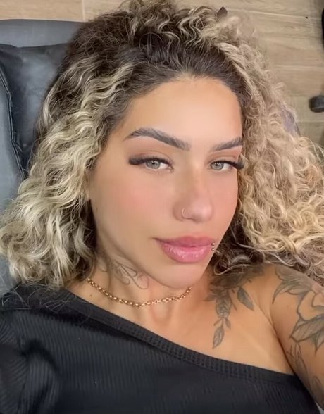 Muito Linda porn star pictures