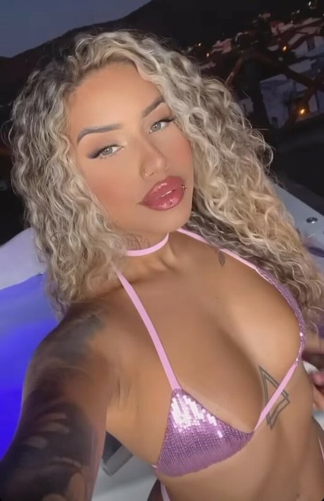 Muito Linda hot pornstar images