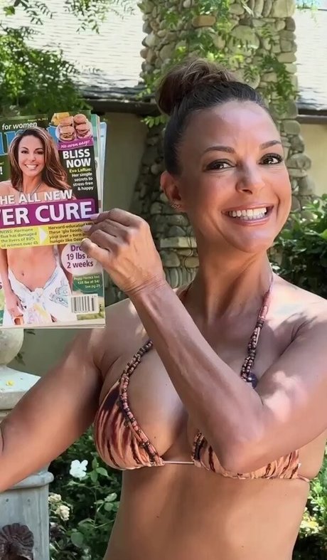 Eva LaRue model art gallery