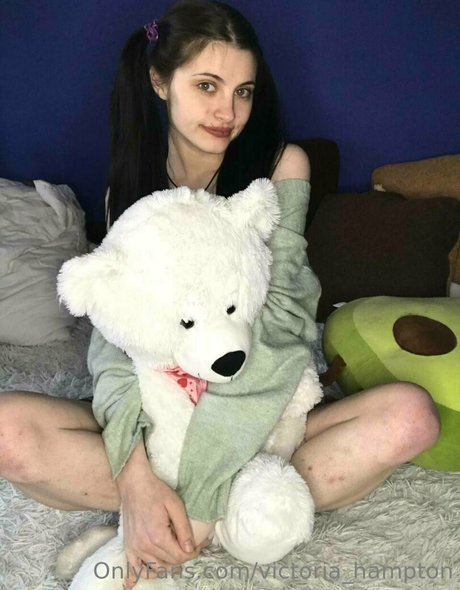 victoria hampton naked model images