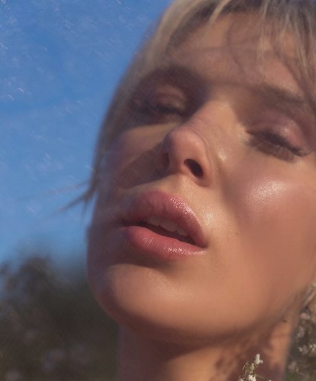 Millie Bobby Brown star nice pictures
