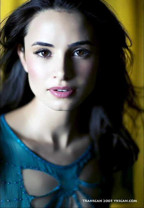 Mia Maestro star sex photos
