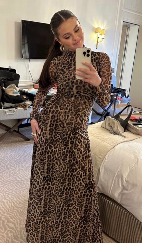 amateur milf onlyfans pornographic pic