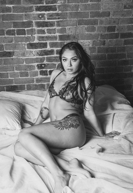 influencer onlyfans art naked gallery