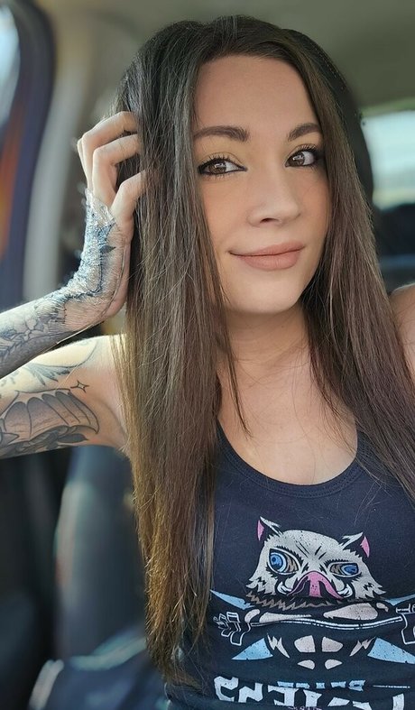 MelonieMac model porn gallery