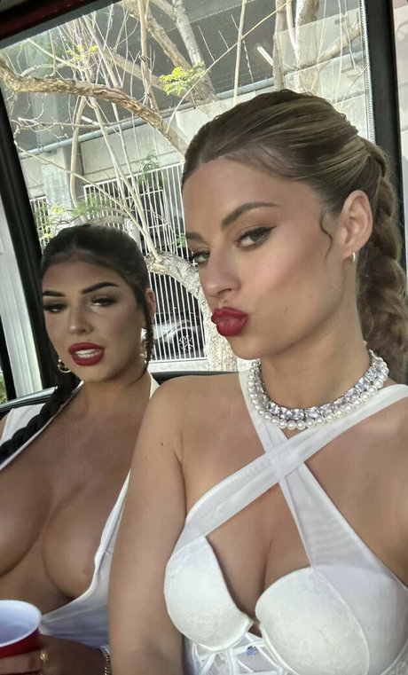 Hannah Stocking profile pic
