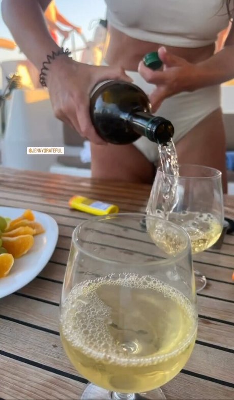 jennygrateful model naked images