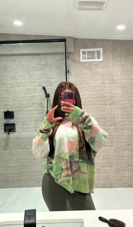 Chantel Jeffries naked actress galleries