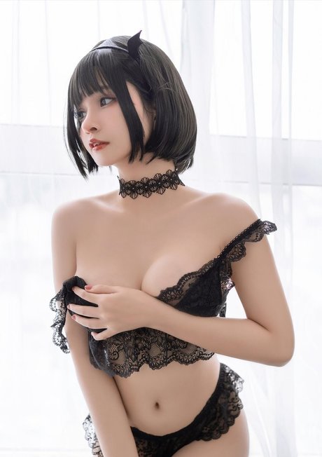 Azami model porn image
