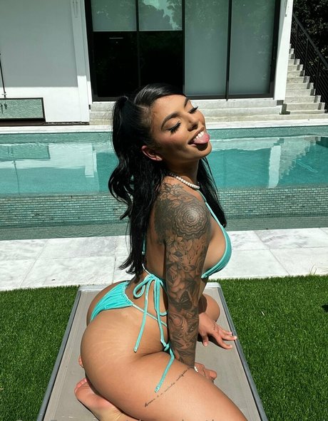 ginavalentinauncensored model pretty photos