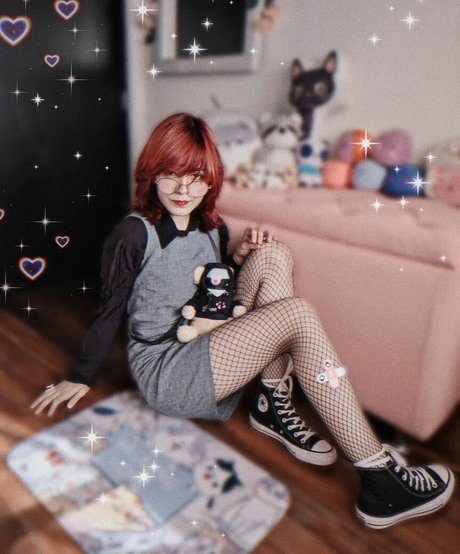 evee meow hot model photo