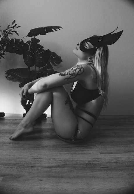 Sorabi hot model photos