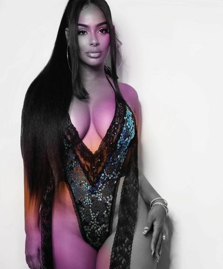 Ayisha Diaz nude model photo