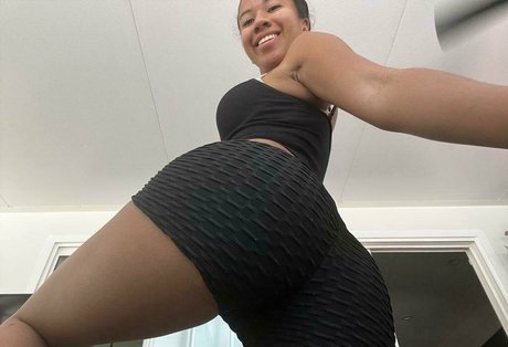 ameenagreen pretty pornstar img