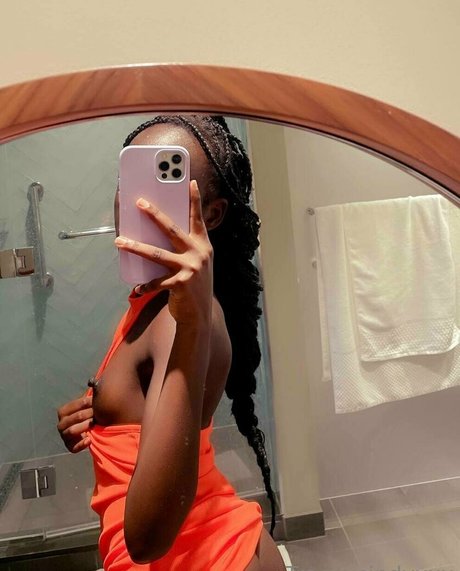 tastytracey18 nude thumbnail