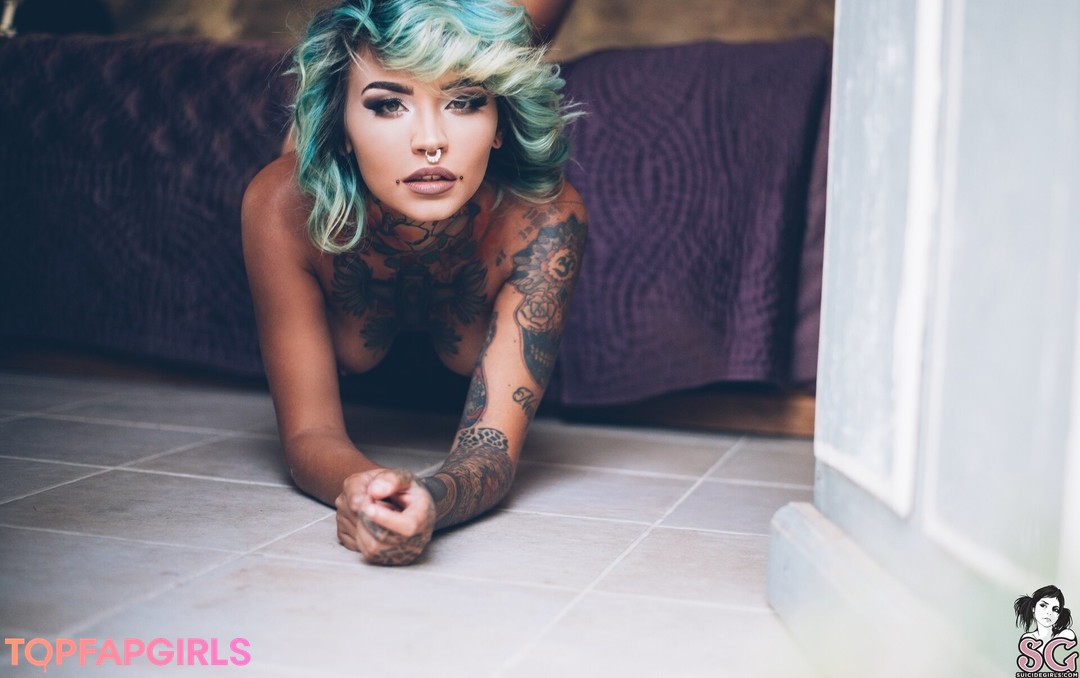 Fishball Suicide hot model photos