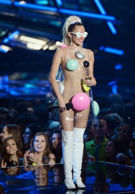 Miley Cyrus pornstar nude images