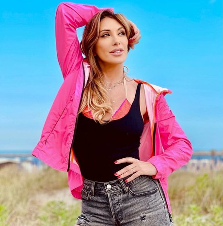 army milf onlyfans sexy image