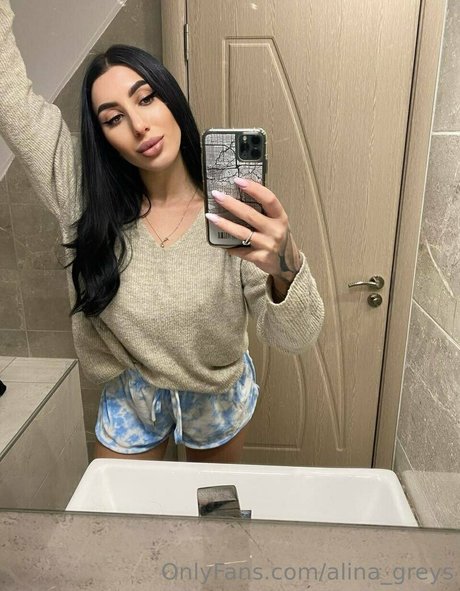 18 year old onlyfans erotic pics