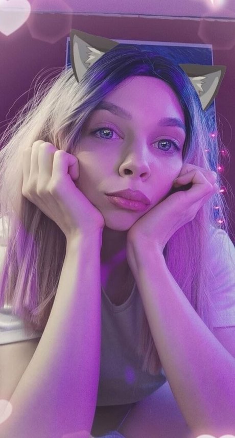 lil holly pornographic star pictures