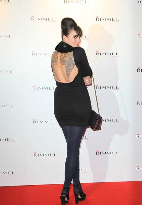 outdoor shower onlyfans hot naked img