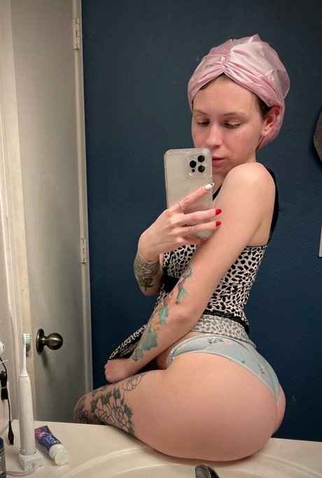 jaymee pineapple model sexy images