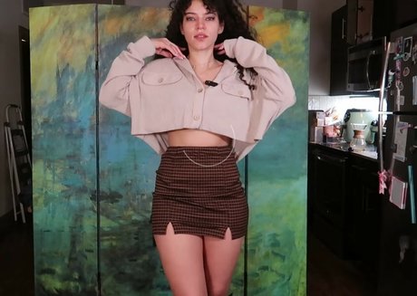 Brittany Venti nude thumbnail