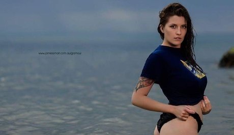Chloe Maddren pretty star img