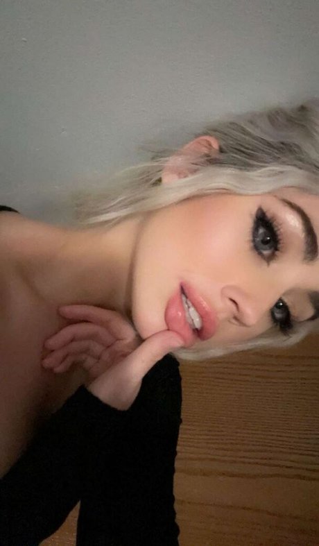 blonde midget onlyfans nudes archive