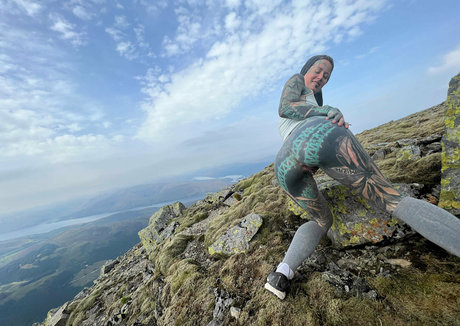 Anuskatzz pretty actress pic