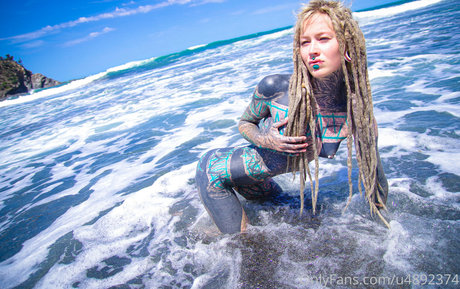 Anuskatzz art actress photo