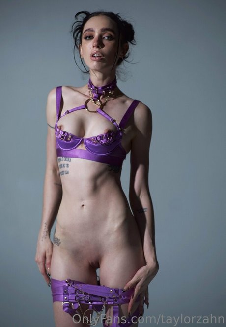 Taylor Zahn free actress img