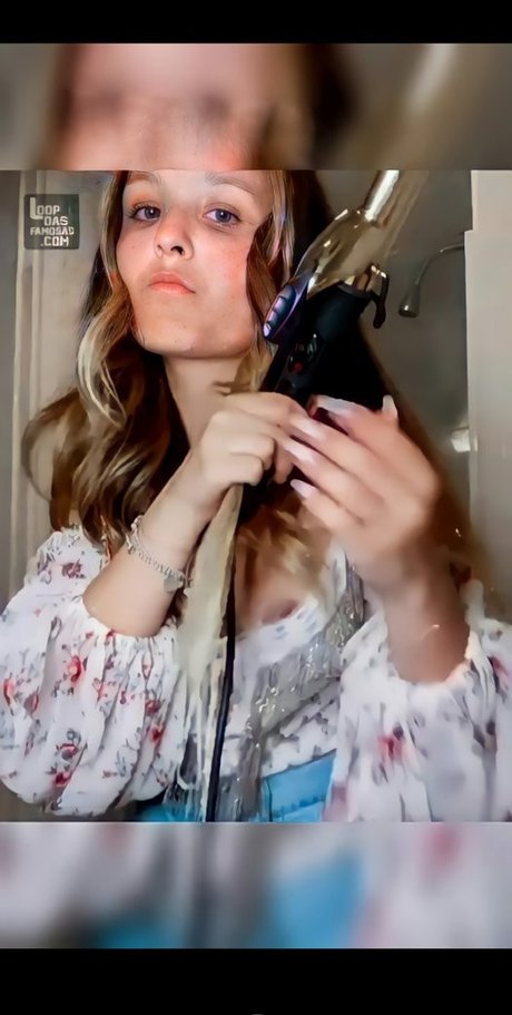 Larissa Manoela model high quality pic