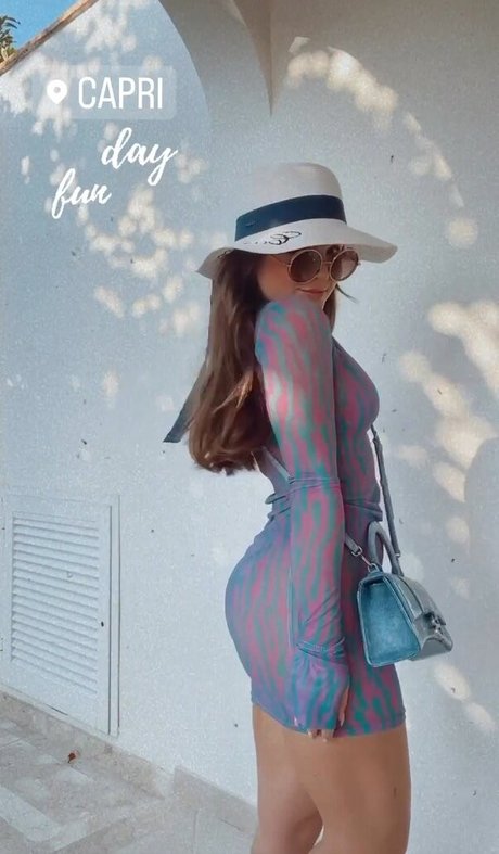 Larissa Manoela pornstar nude pics