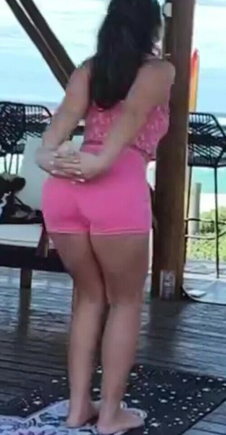 Larissa Manoela naked model photo