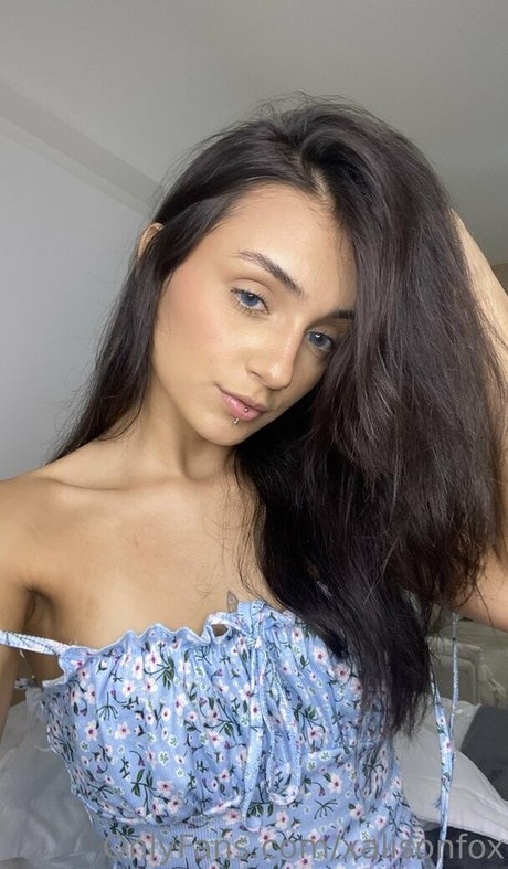 xalisonfox actress image