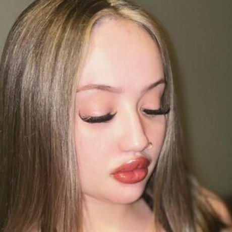 Naomi Hacket best model photos