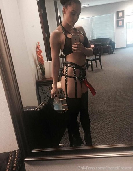 chanelpreston nude thumbnail