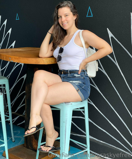 kiaraskyefree model exclusive photo