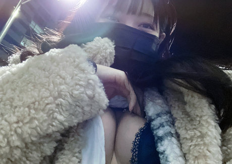 yudiii hot model img