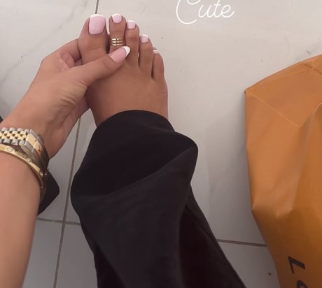 Mia Woodhall star naked images